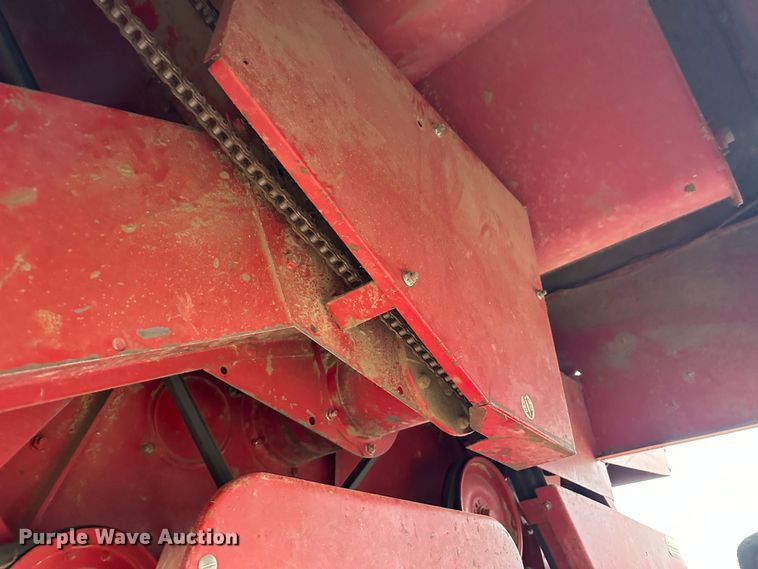 image for item JD9629 1980 International 1460  combine