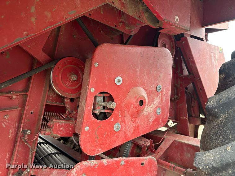 image for item JD9629 1980 International 1460  combine