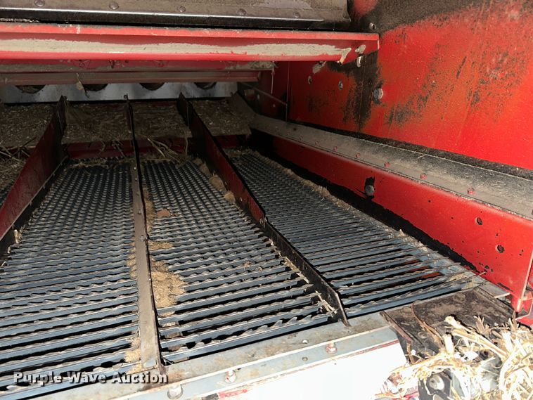 image for item JD9629 1980 International 1460  combine