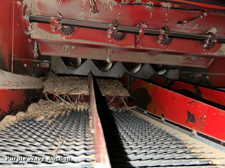 image for item JD9629 1980 International 1460  combine