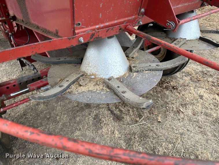 image for item JD9629 1980 International 1460  combine