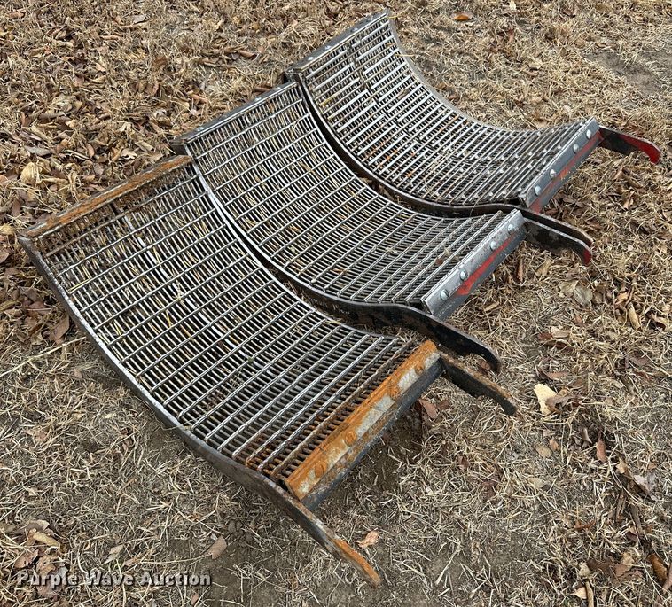 image for item JD9629 1980 International 1460  combine