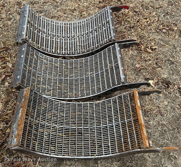 image for item JD9629 1980 International 1460  combine