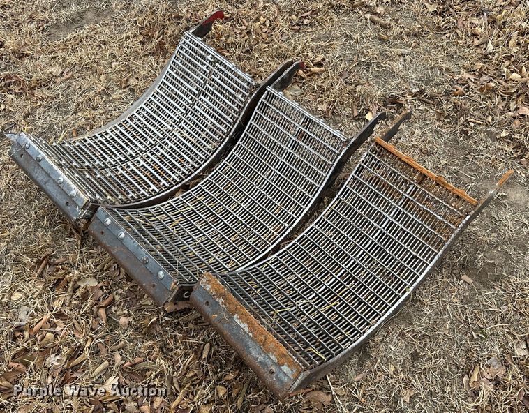 image for item JD9629 1980 International 1460  combine