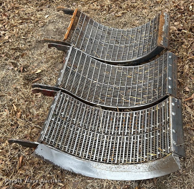 image for item JD9629 1980 International 1460  combine