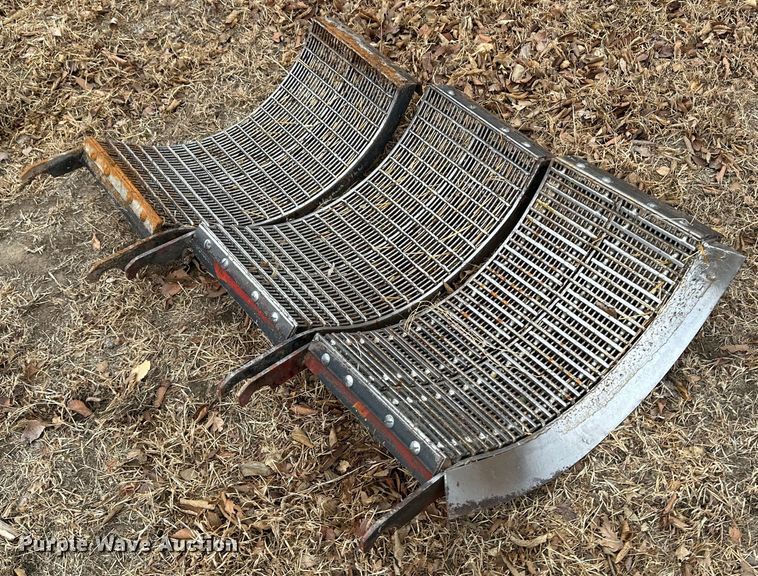 image for item JD9629 1980 International 1460  combine