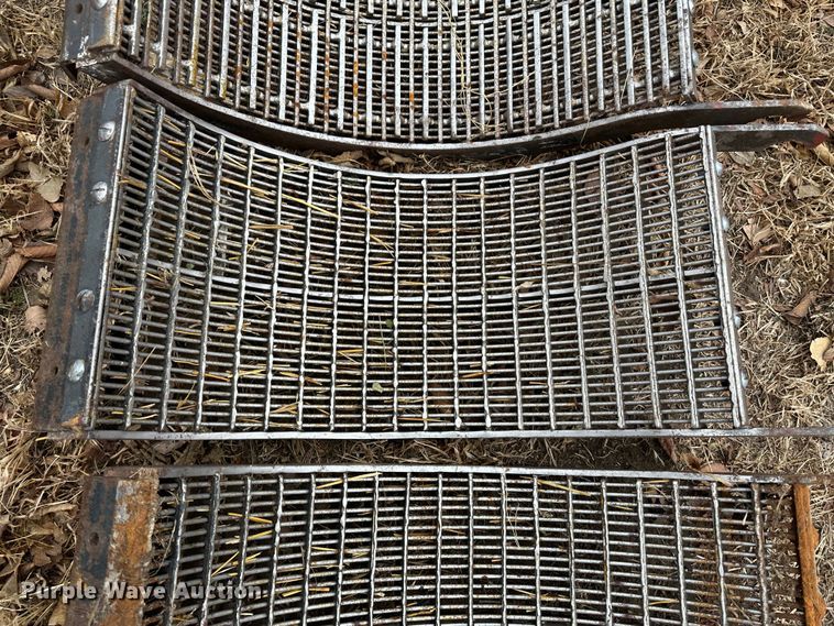 image for item JD9629 1980 International 1460  combine