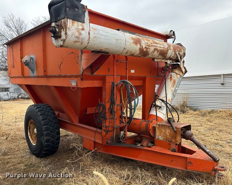 image for item JD9631 UFT  grain cart
