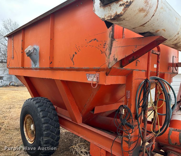 image for item JD9631 UFT  grain cart