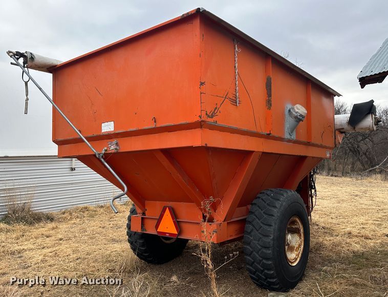 image for item JD9631 UFT  grain cart