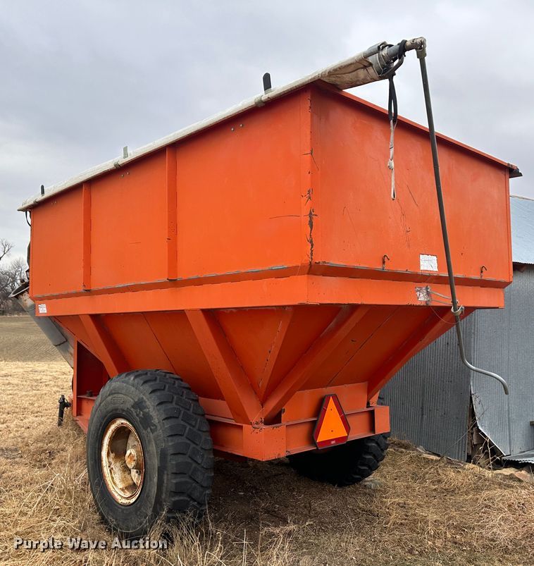 image for item JD9631 UFT  grain cart