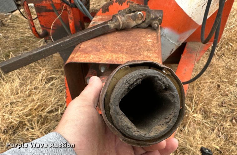 image for item JD9631 UFT  grain cart