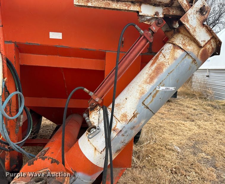 image for item JD9631 UFT  grain cart