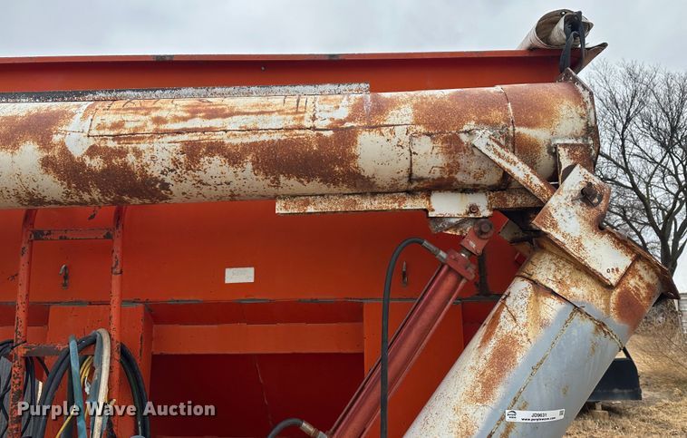 image for item JD9631 UFT  grain cart