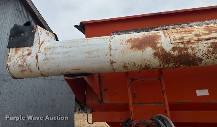 image for item JD9631 UFT  grain cart