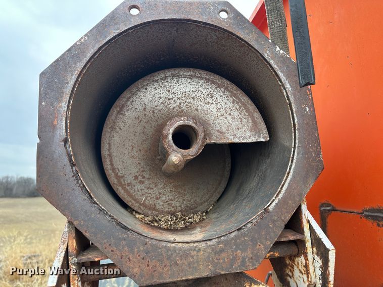 image for item JD9631 UFT  grain cart