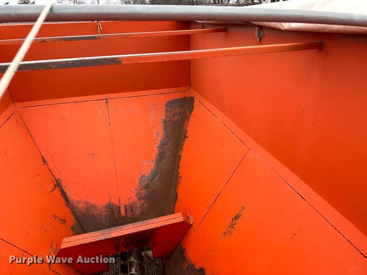 image for item JD9631 UFT  grain cart