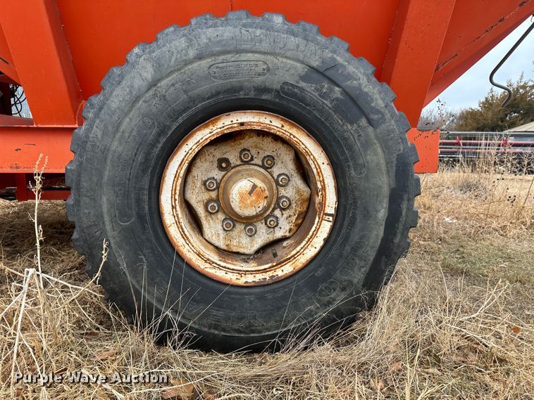 image for item JD9631 UFT  grain cart