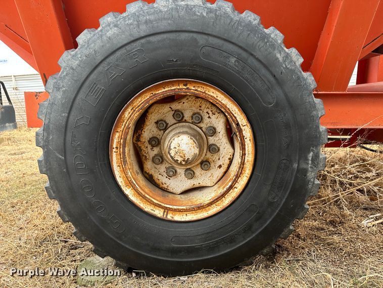 image for item JD9631 UFT  grain cart