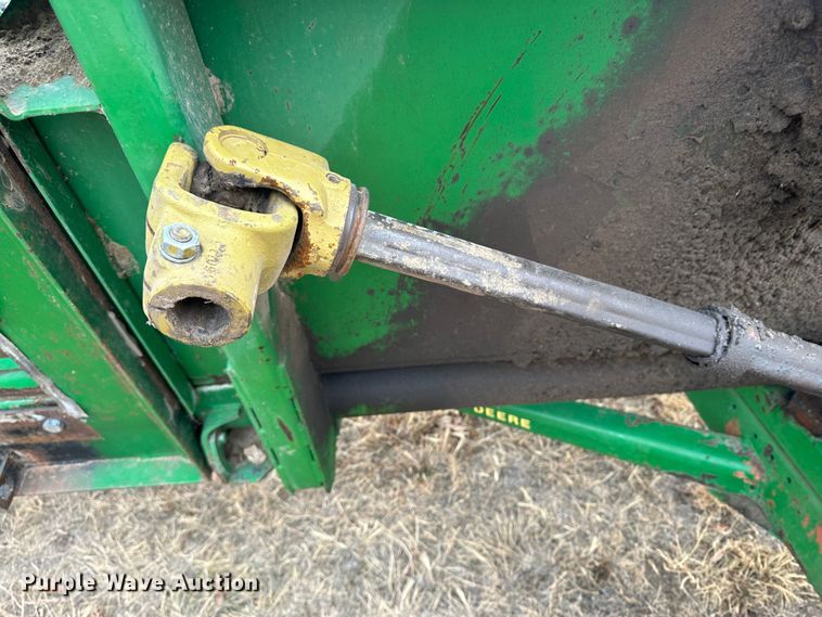image for item JD9633 John Deere 920  rigid head