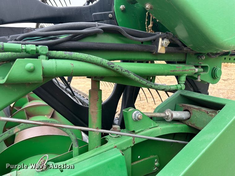 image for item JD9633 John Deere 920  rigid head