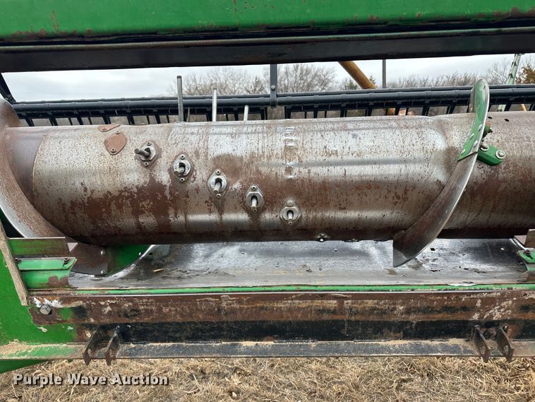 image for item JD9633 John Deere 920  rigid head