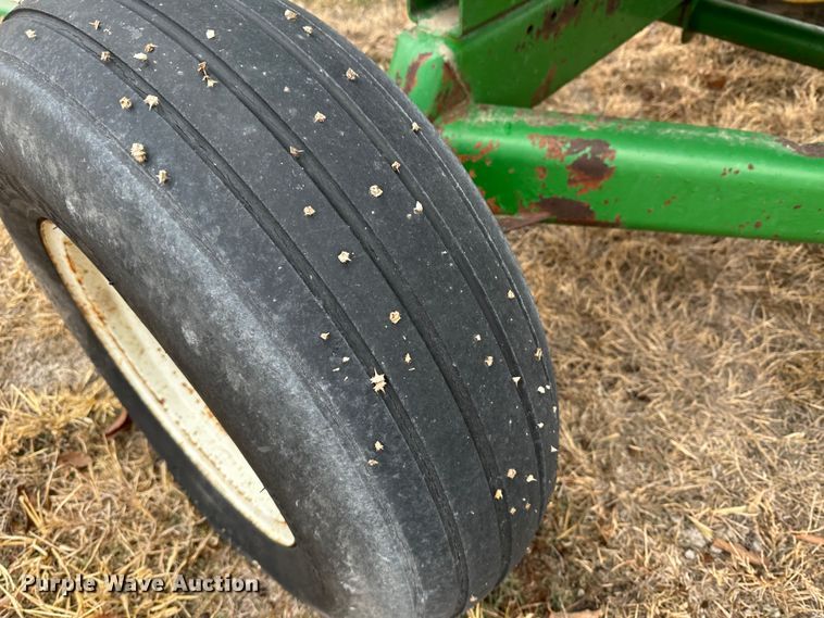 image for item JD9633 John Deere 920  rigid head