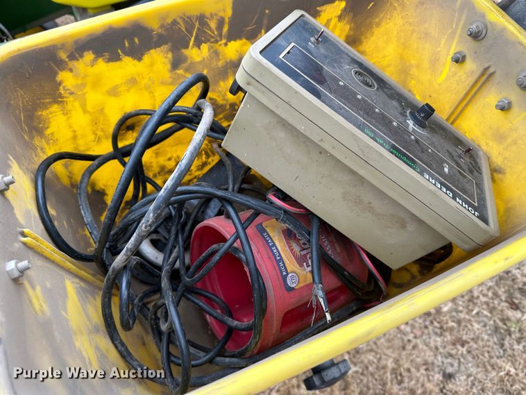 image for item JD9635 John Deere 7200  planter