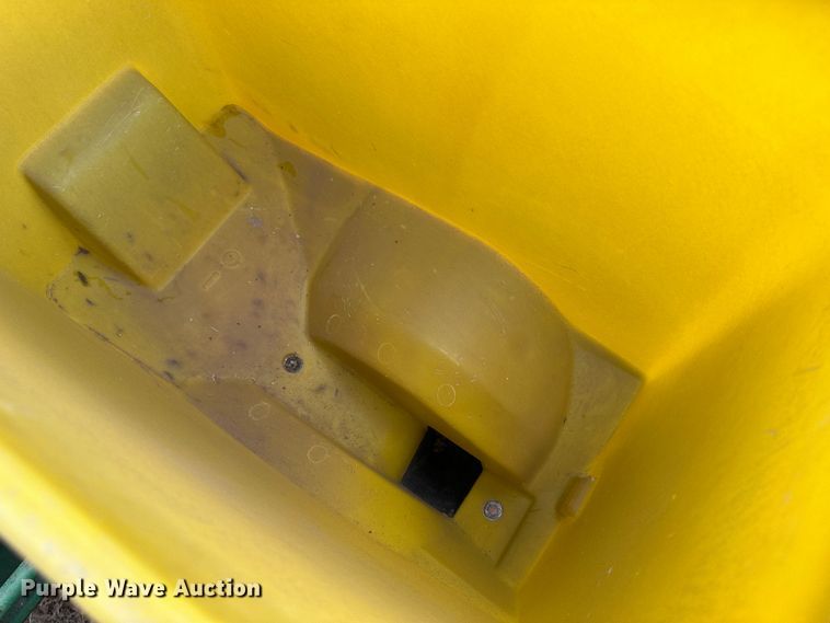 image for item JD9635 John Deere 7200  planter