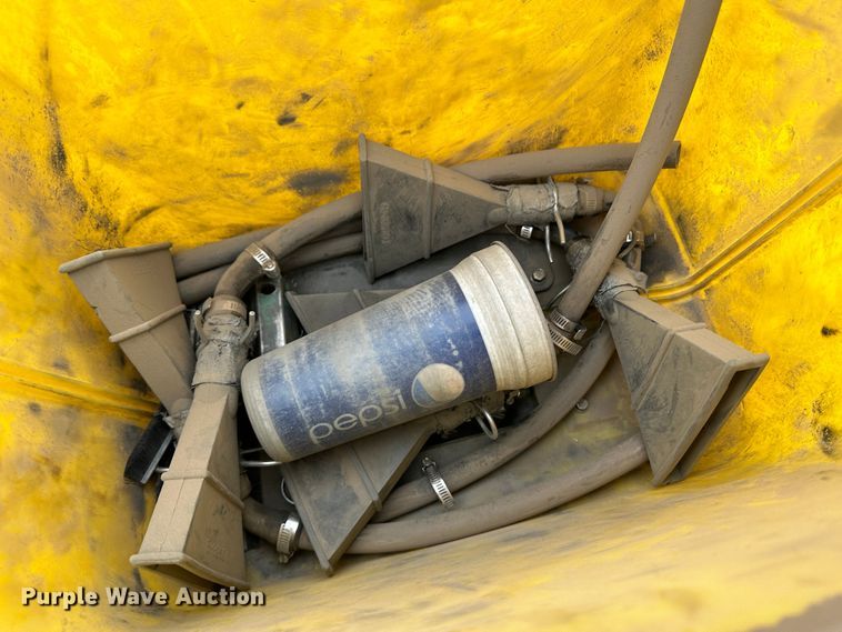 image for item JD9635 John Deere 7200  planter