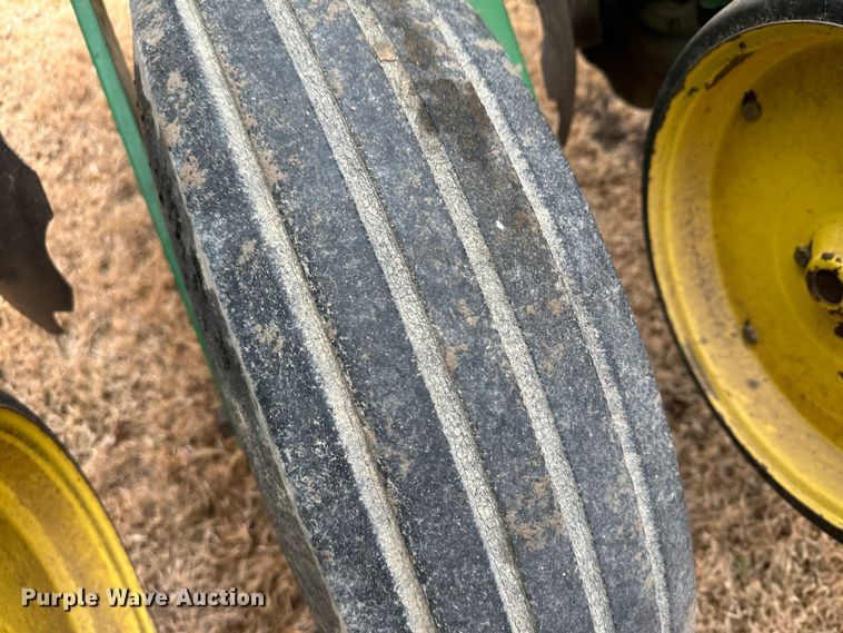 image for item JD9635 John Deere 7200  planter