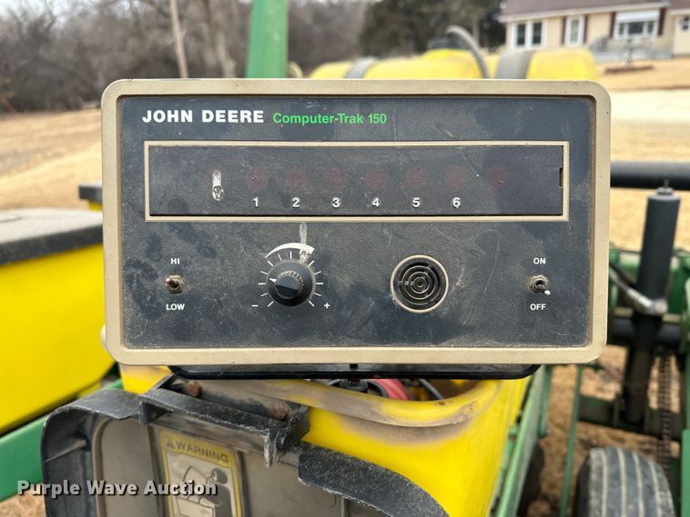 image for item JD9635 John Deere 7200  planter