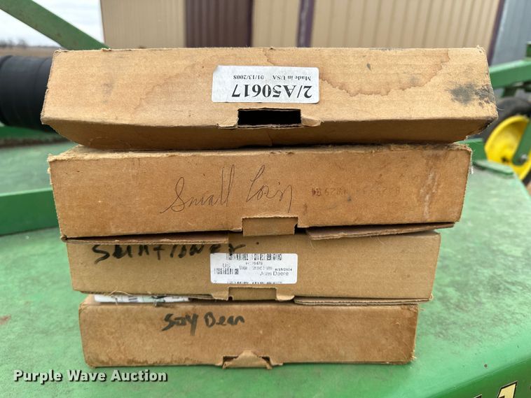 image for item JD9635 John Deere 7200  planter