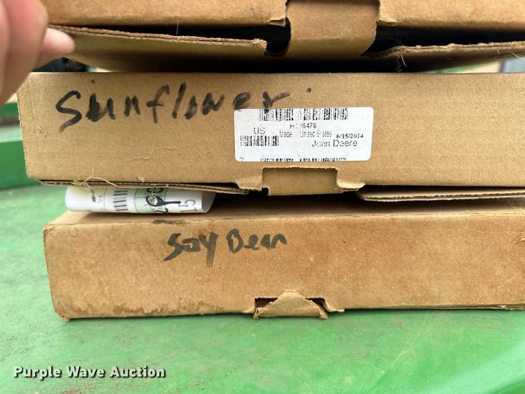 image for item JD9635 John Deere 7200  planter