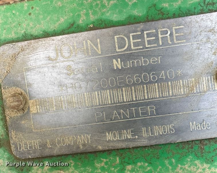 image for item JD9635 John Deere 7200  planter