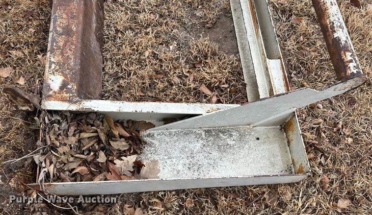 image for item JD9637 Head adapter