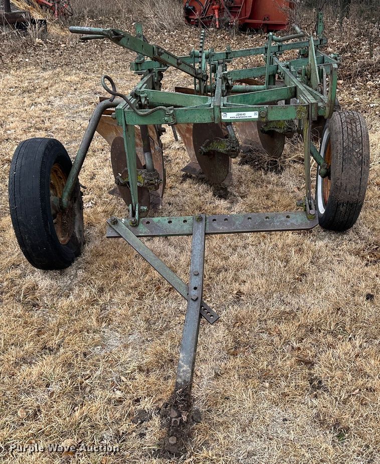 image for item JD9640 John Deere  plow
