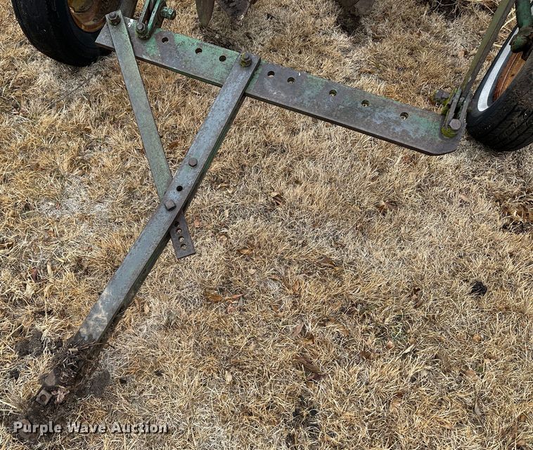 image for item JD9640 John Deere  plow