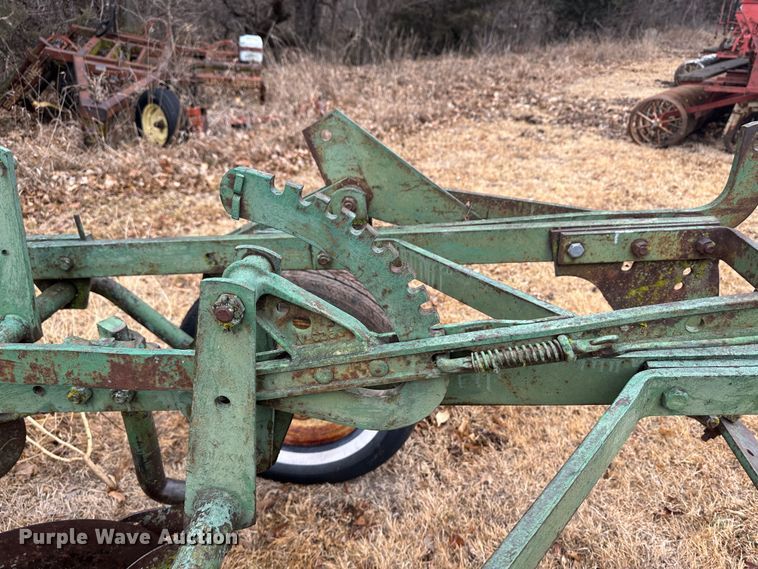 image for item JD9640 John Deere  plow