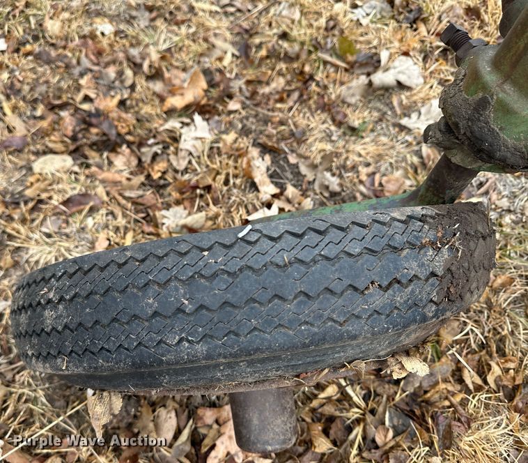 image for item JD9640 John Deere  plow