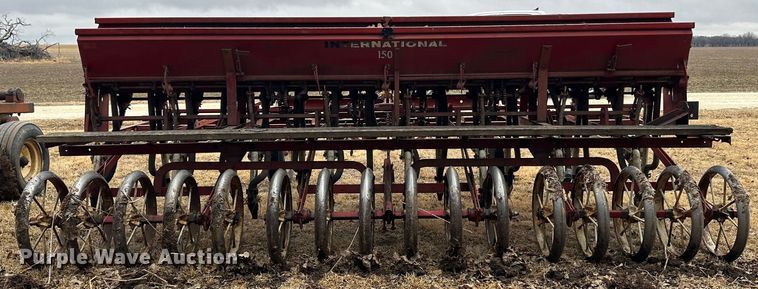 image for item JD9641 International 150  grain drill