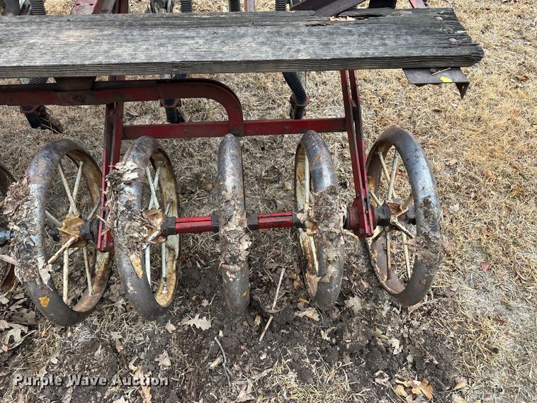 image for item JD9641 International 150  grain drill