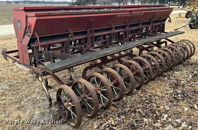 image for item JD9641 International 150  grain drill