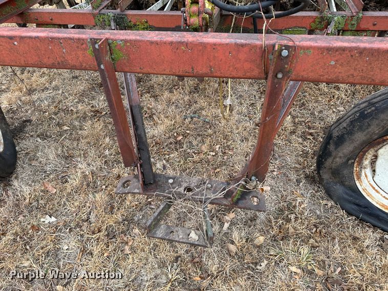 image for item JD9641 International 150  grain drill