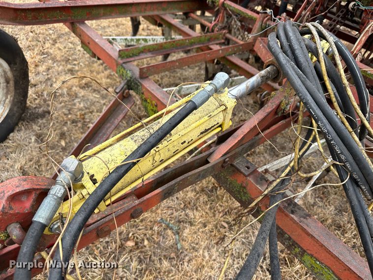 image for item JD9641 International 150  grain drill