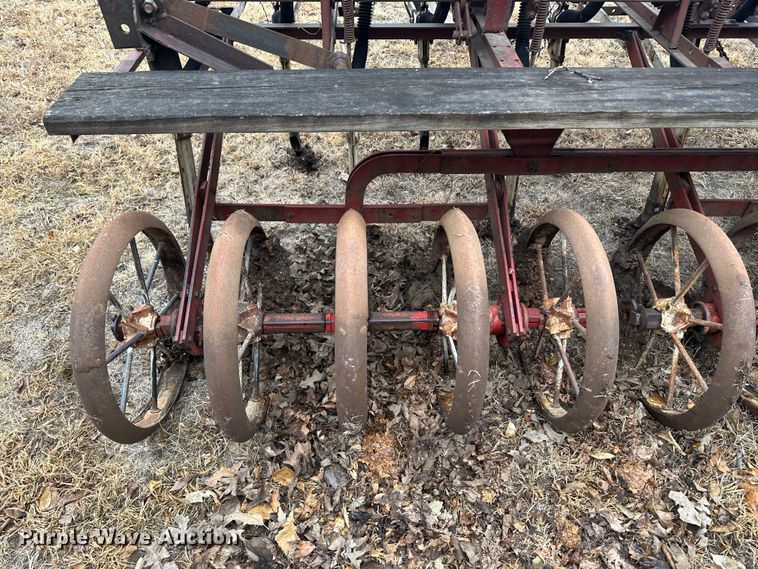 image for item JD9641 International 150  grain drill