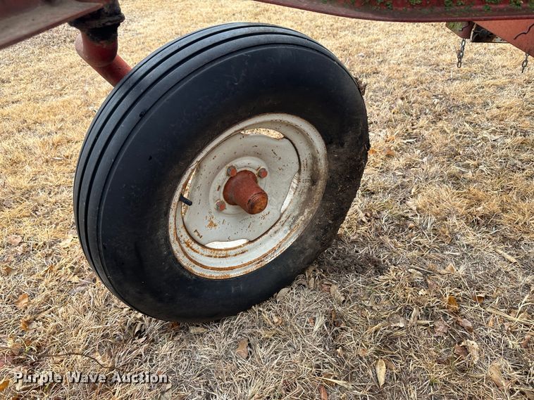 image for item JD9641 International 150  grain drill