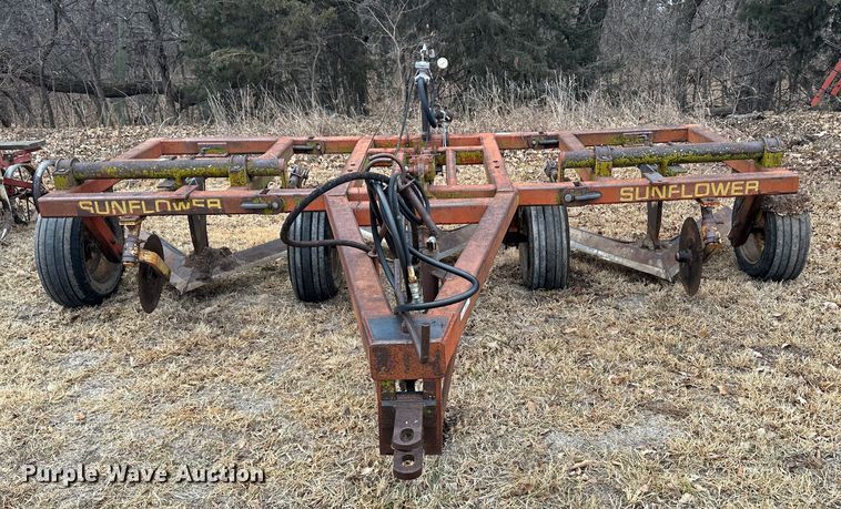 image for item JD9642 Sunflower H-14  sweep plow