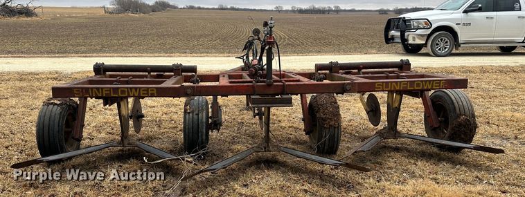 image for item JD9642 Sunflower H-14  sweep plow