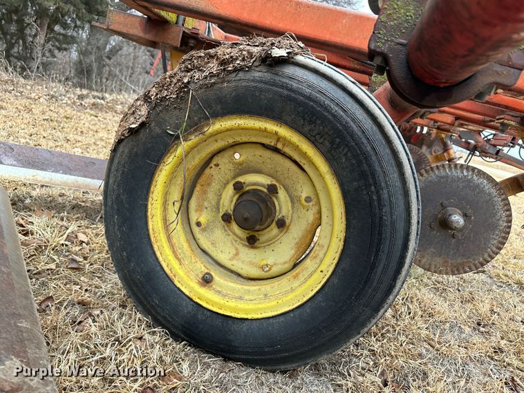 image for item JD9642 Sunflower H-14  sweep plow